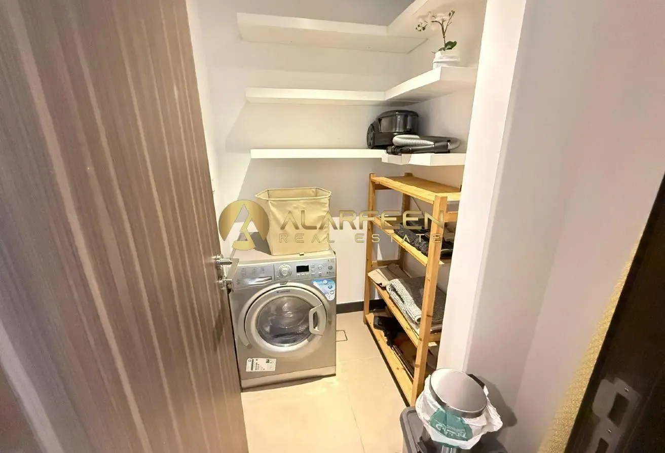 Luxurious 1BHK | Massive Layout |  Furnished