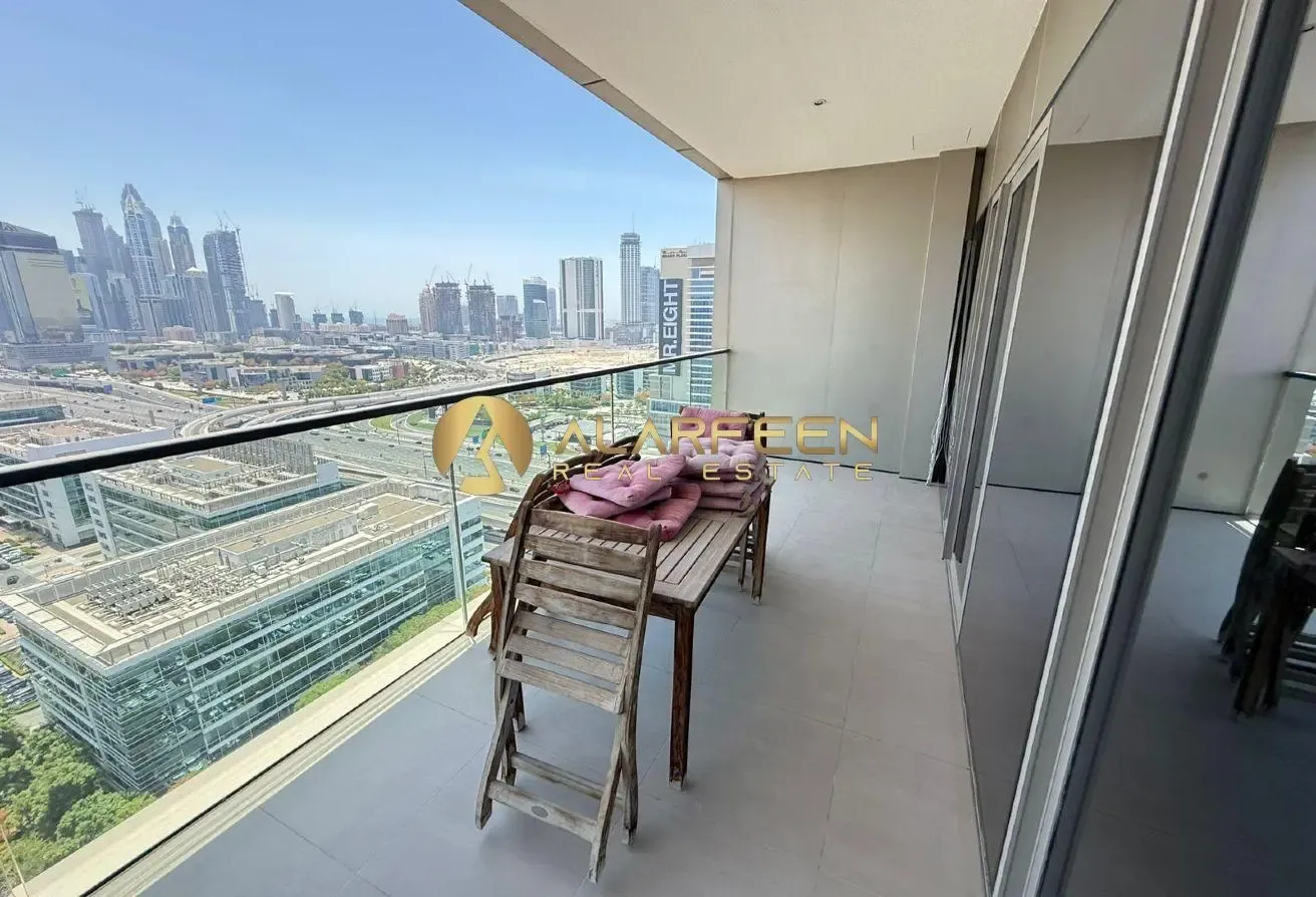 Luxurious 1BHK | Massive Layout |  Furnished