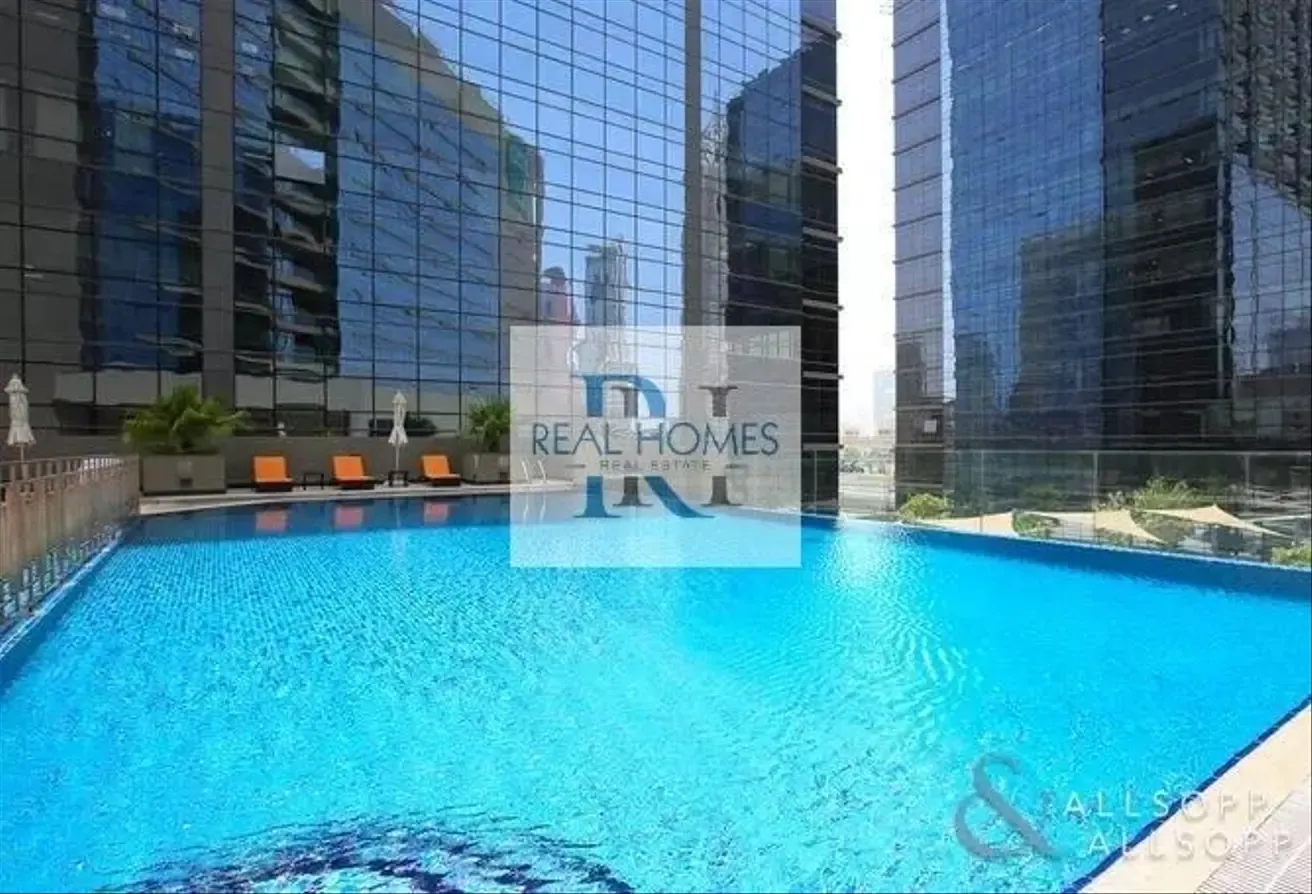 BEAUTIFUL HIGH FLOOR | EXTRA STORAGE | AMAZING VIEW