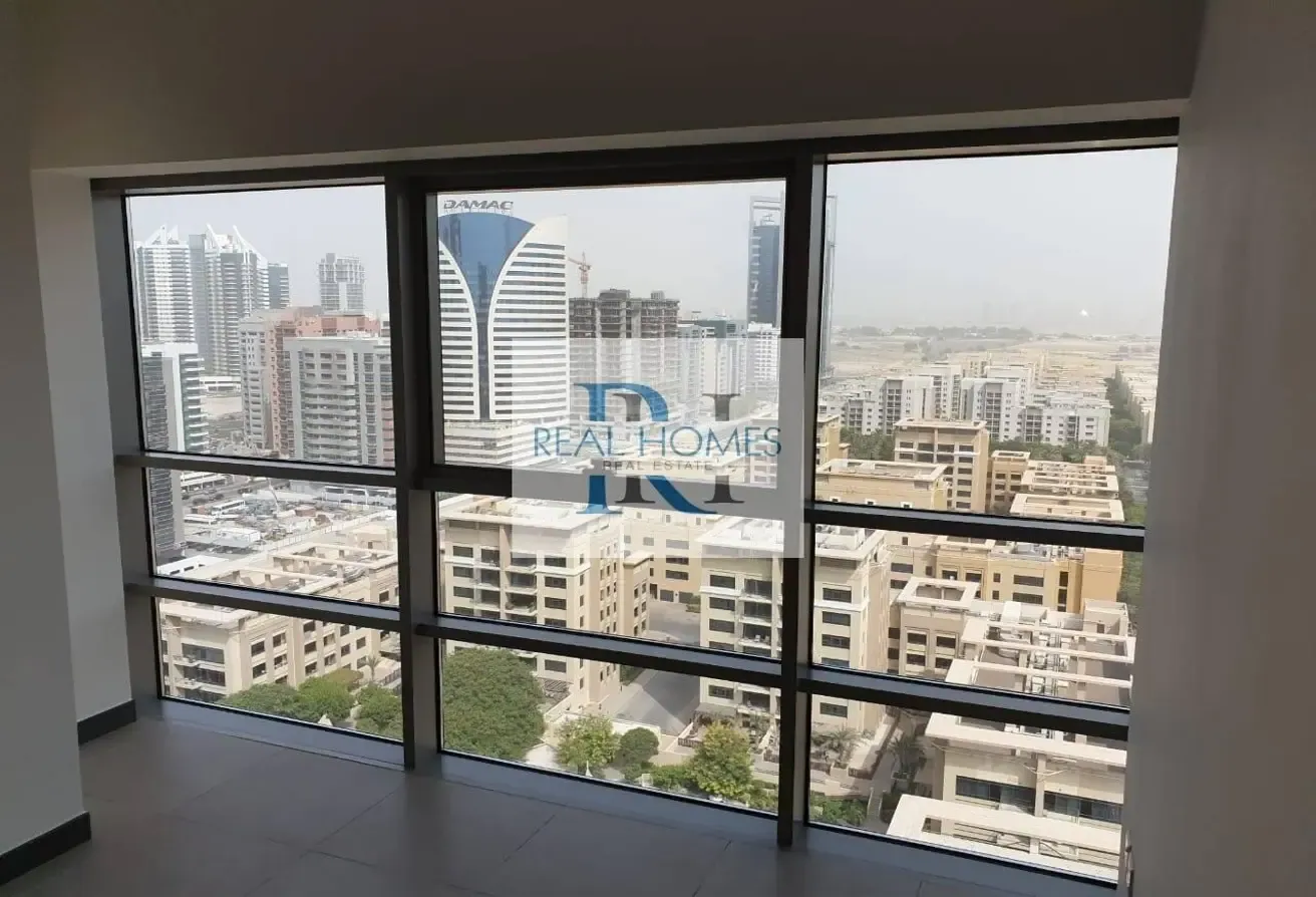 BEAUTIFUL HIGH FLOOR | EXTRA STORAGE | AMAZING VIEW
