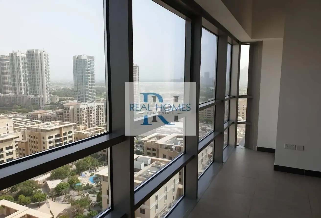 BEAUTIFUL HIGH FLOOR | EXTRA STORAGE | AMAZING VIEW