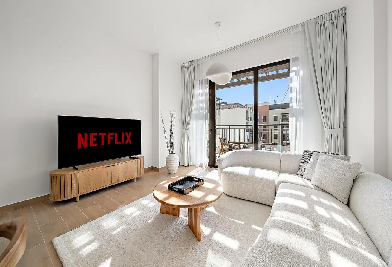 SUMMER DEAL | ALL BILLS INCLUDED | SEA VIEW