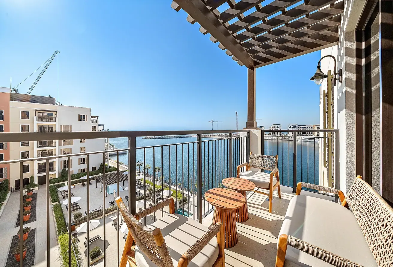 SUMMER DEAL | ALL BILLS INCLUDED | SEA VIEW