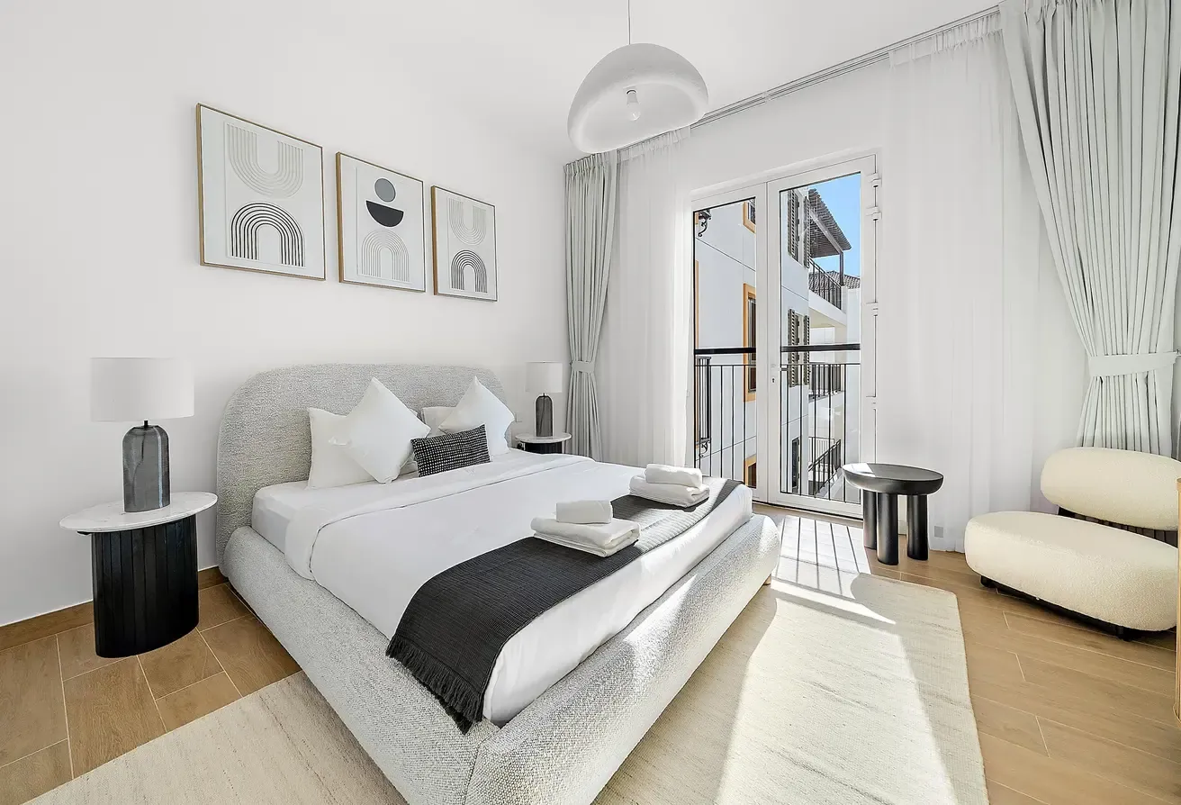SUMMER DEAL | ALL BILLS INCLUDED | SEA VIEW