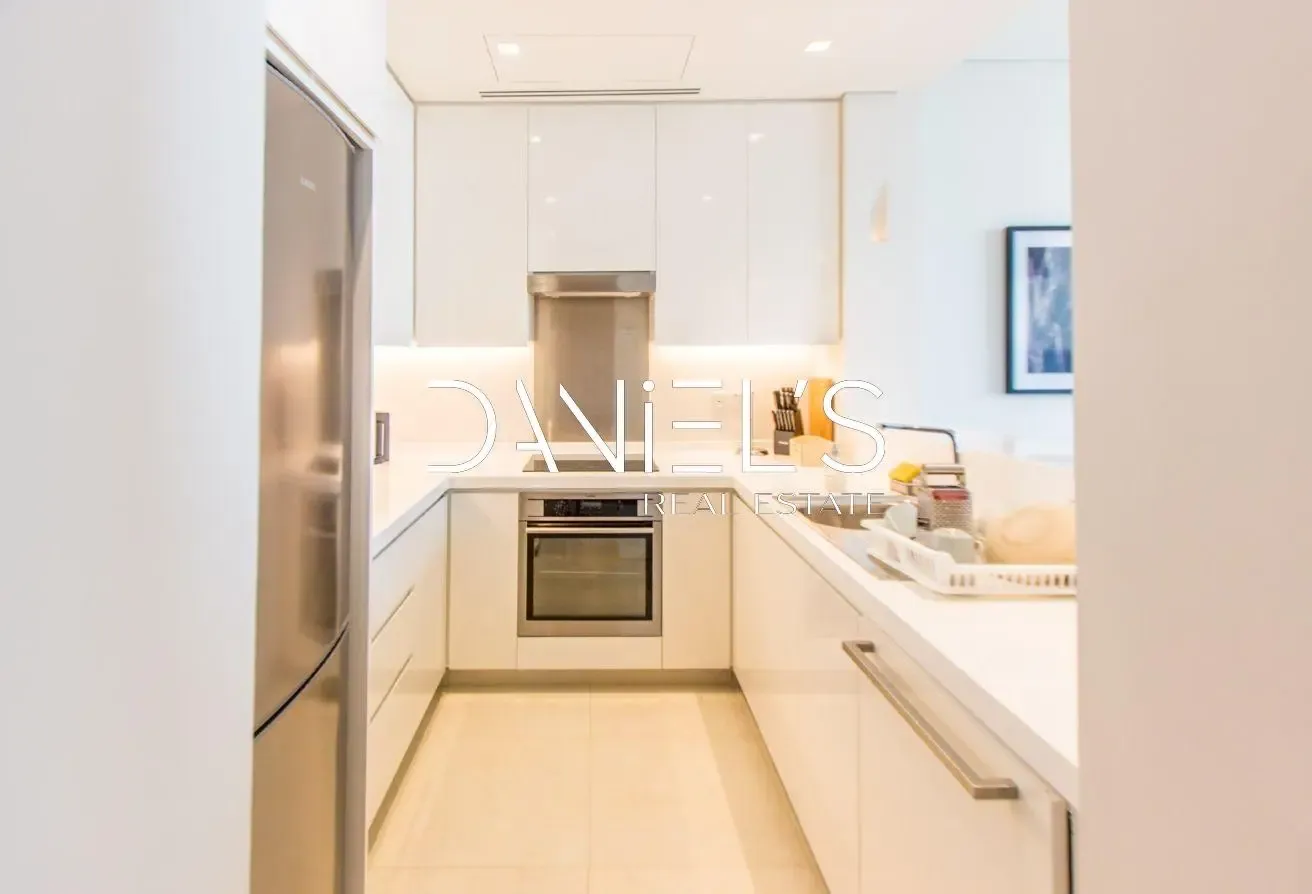 High Floor | All Bills Included | Vida