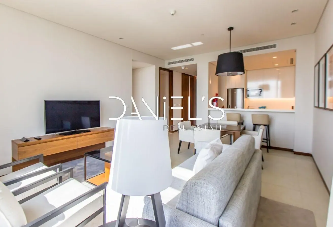High Floor | All Bills Included | Vida