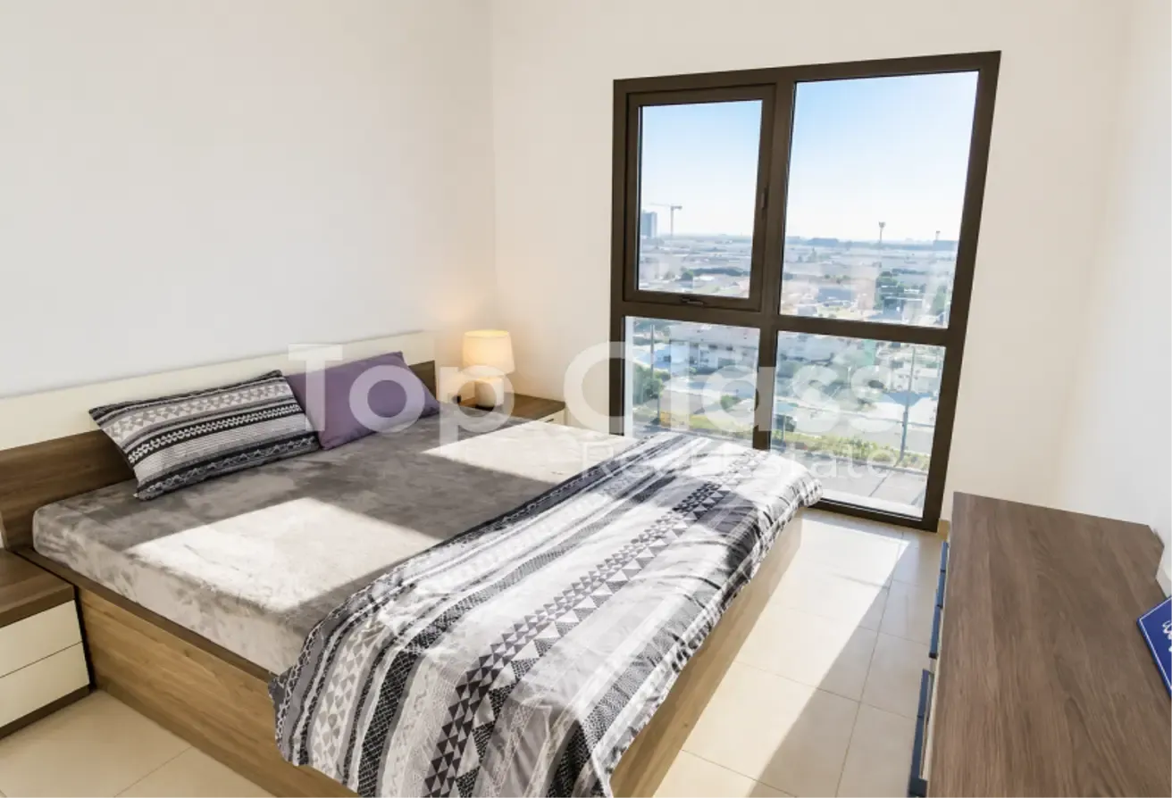 Fully Furnished | Mid Floor | Vacant