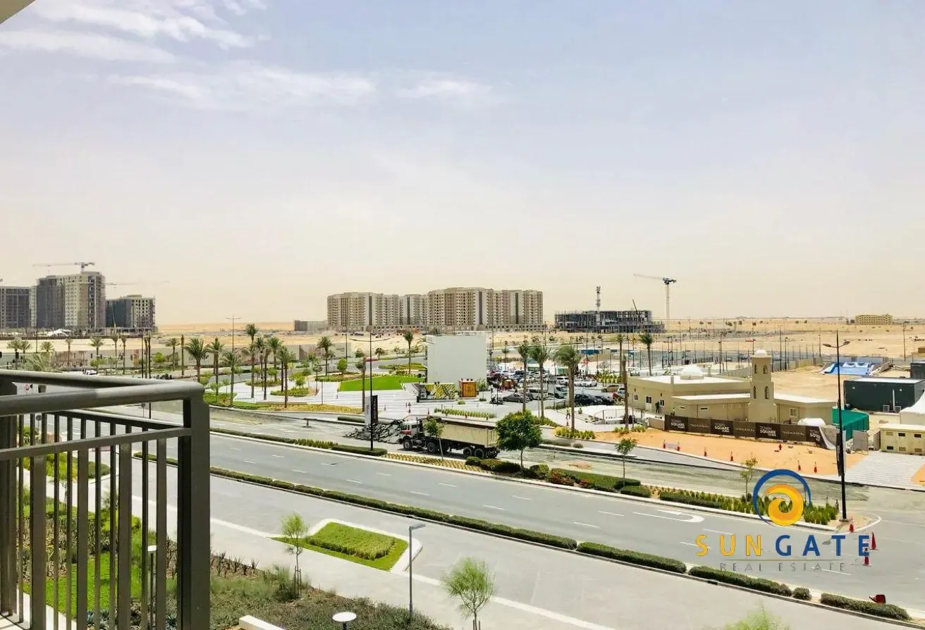 facing the boulevard , well maintained , vacant