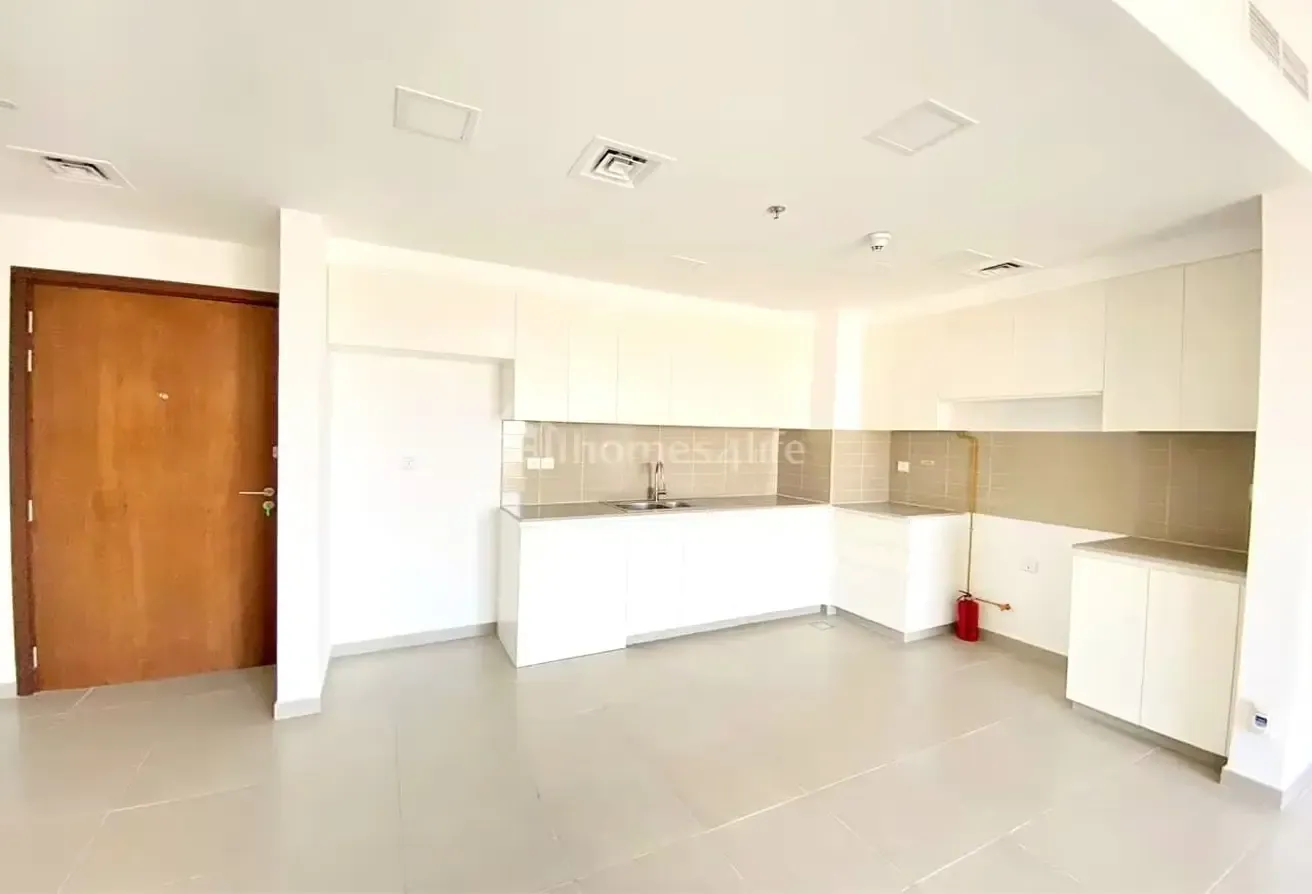Spacious | Mid Floor | Available now