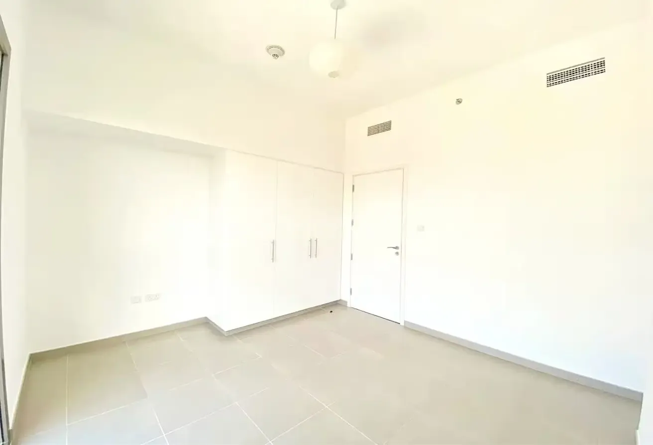 Spacious | Mid Floor | Available now