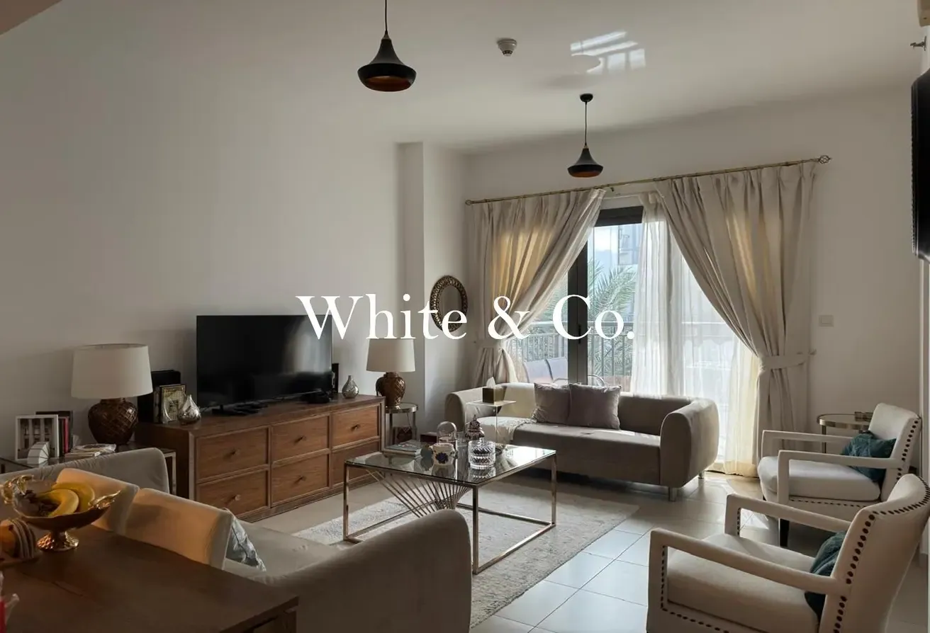 Great Bright Rooms | Spacious | Low Floor