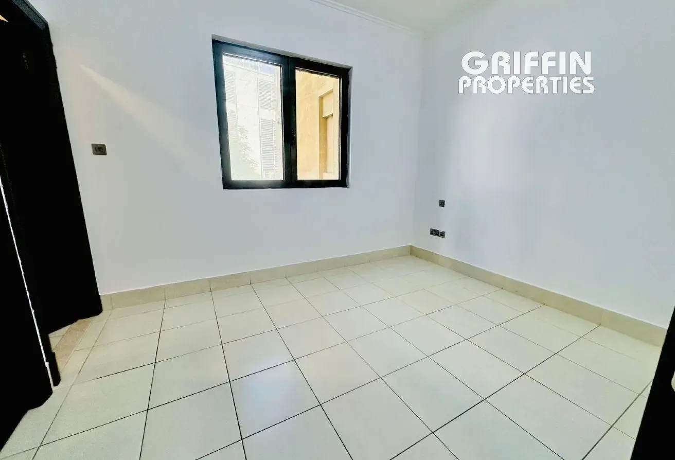 2BHK | Unfurnished | Balcony | Downtown