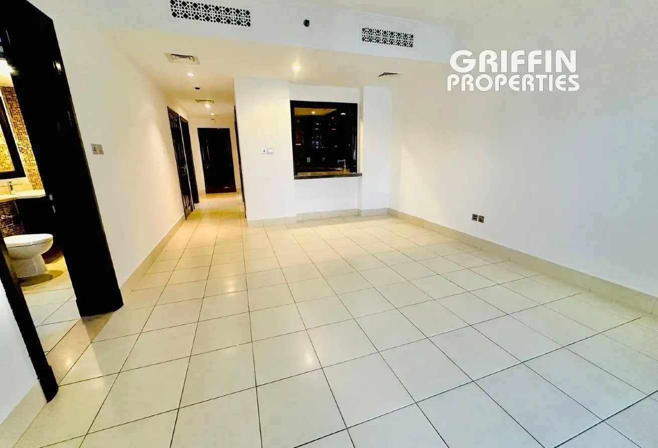2BHK | Unfurnished | Balcony | Downtown