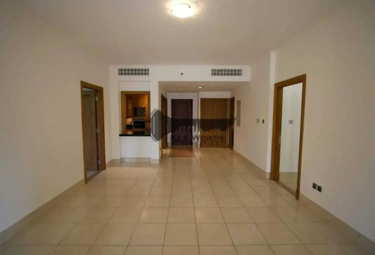 Spacious 2BR | Blvd View | Easy Mall access