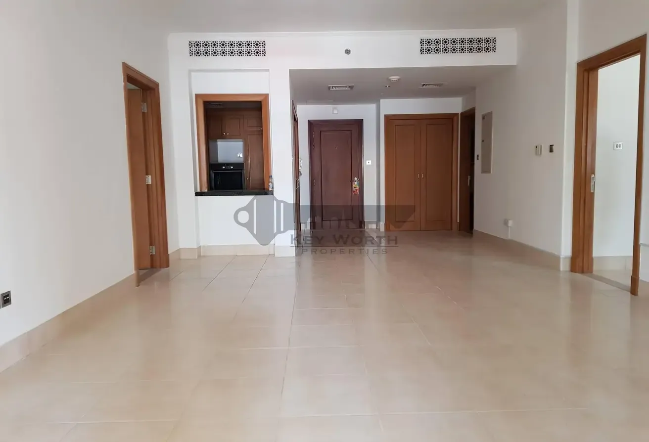 Spacious 2BR | Blvd View | Easy Mall access