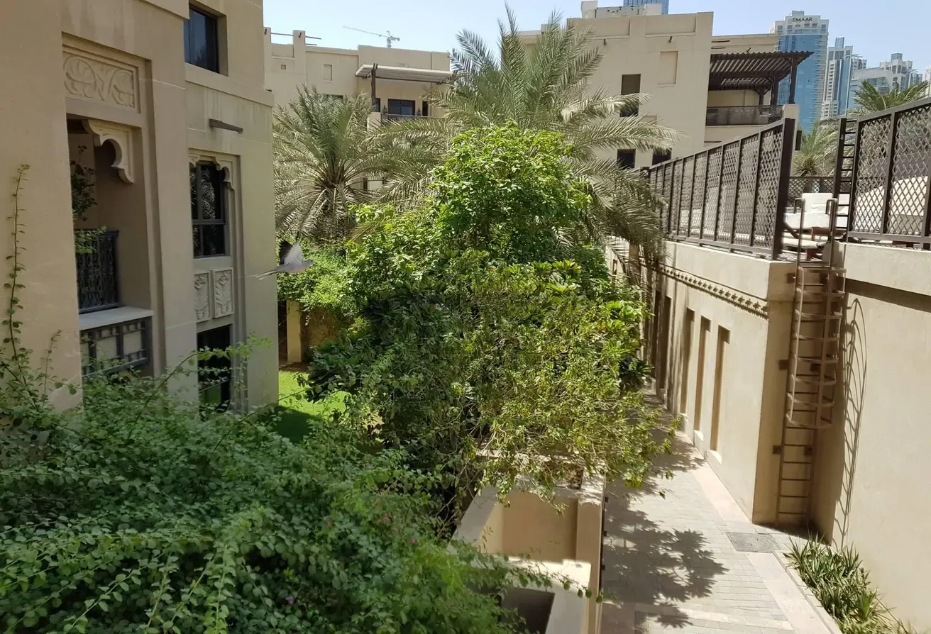 Spacious 2BR | Blvd View | Easy Mall access