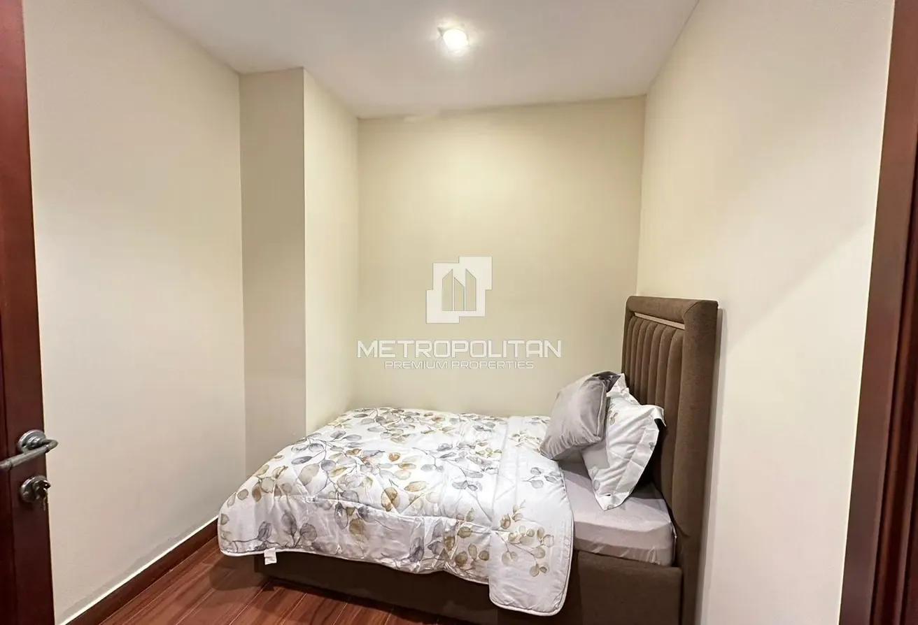Vacant | Prime Location | 2 Bedrooms | Furnished