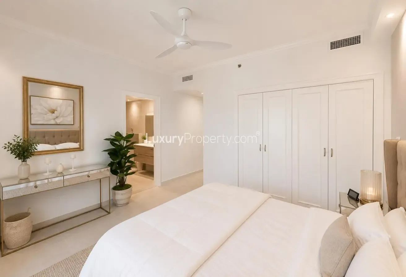 Burj View 2 Bed + Study | Furnished