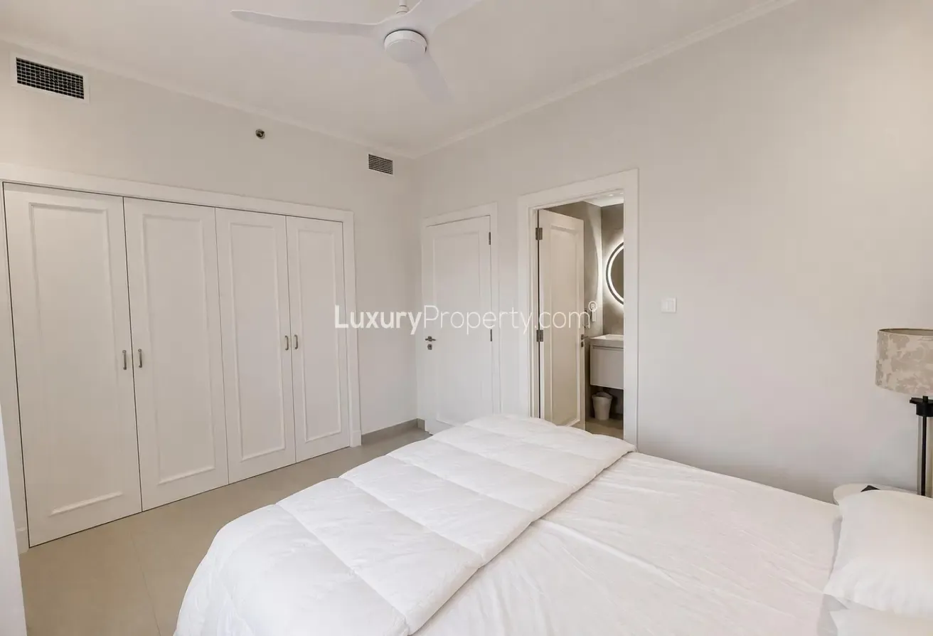Burj View 2 Bed + Study | Furnished
