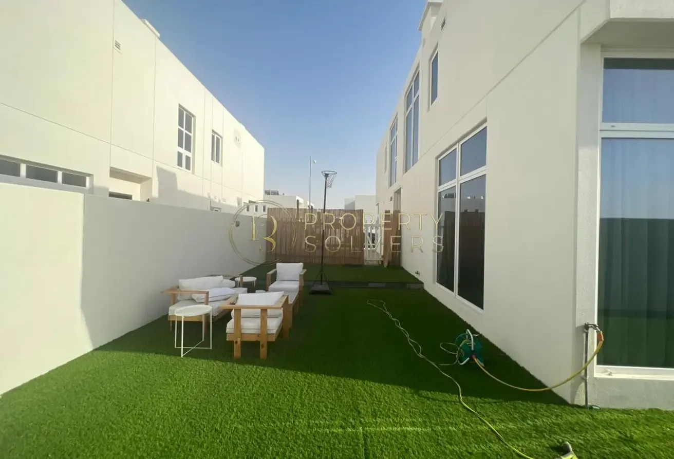 Spacious 6BR Villa | Single Row | Prime Location