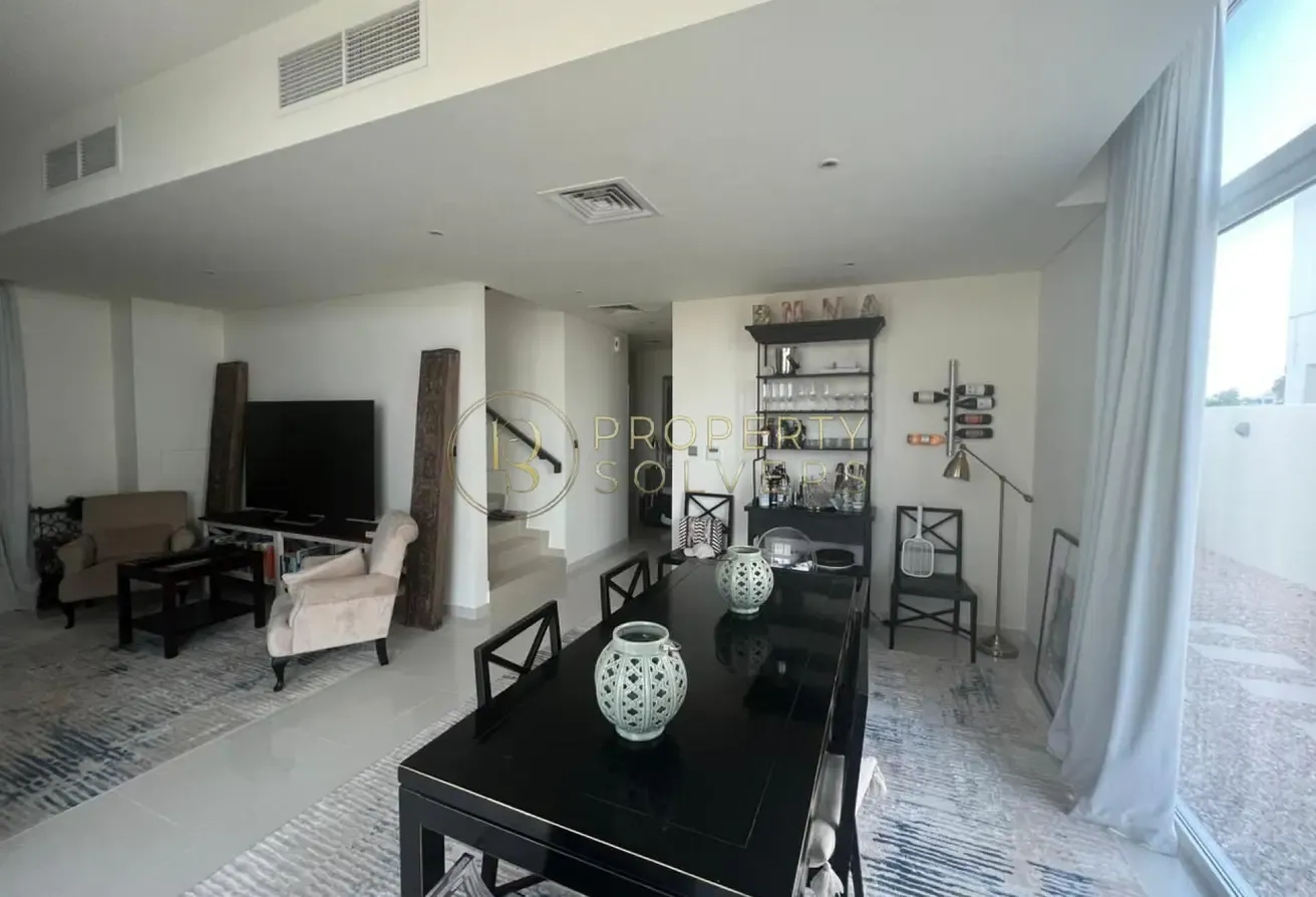 Spacious 6BR Villa | Single Row | Prime Location