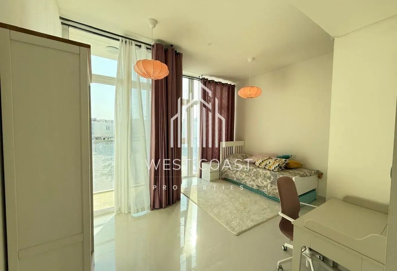 Spacious | Furnished | close to Amenities