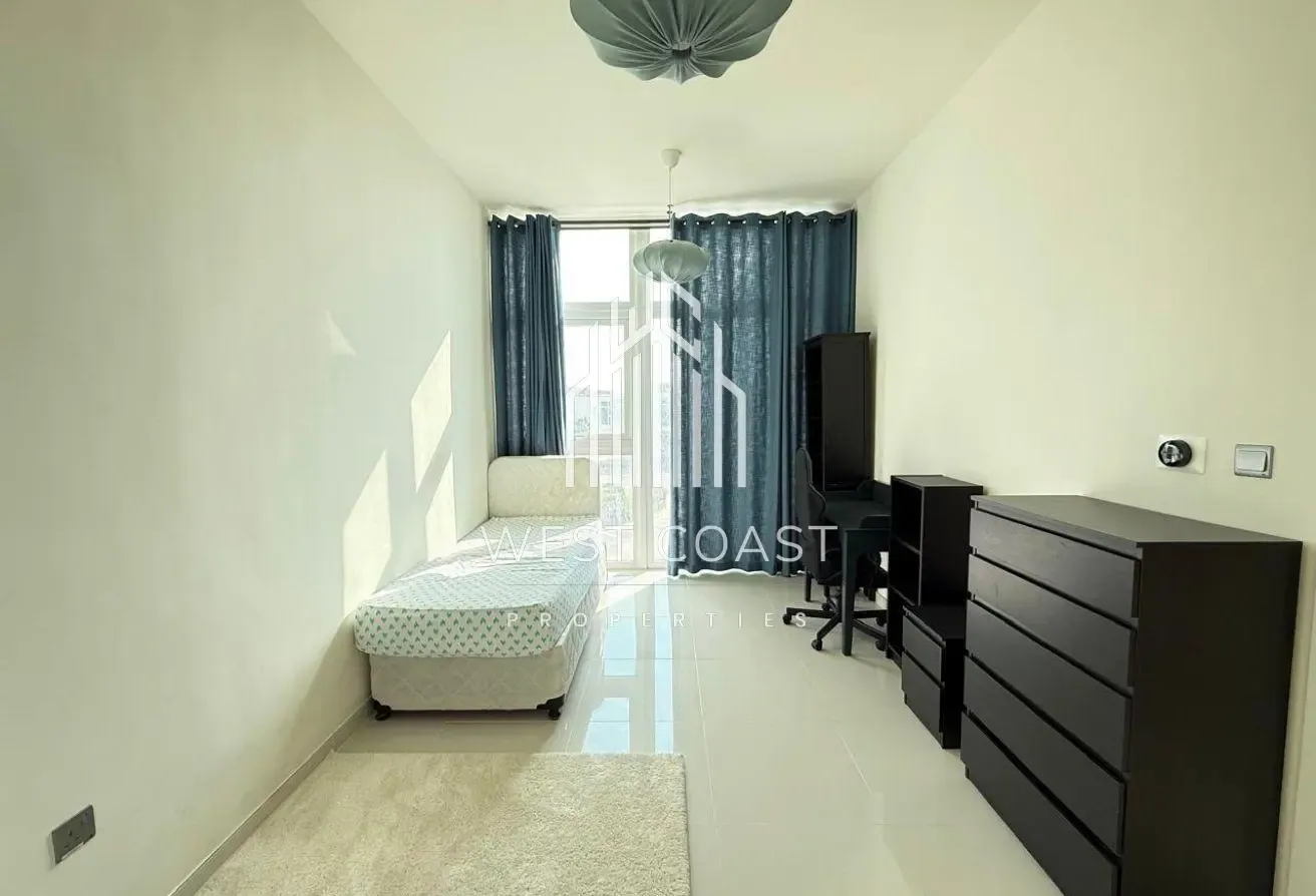Spacious | Furnished | close to Amenities