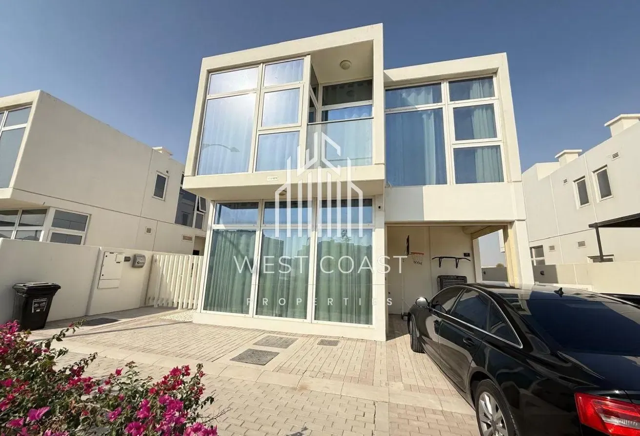 Spacious | Furnished | close to Amenities