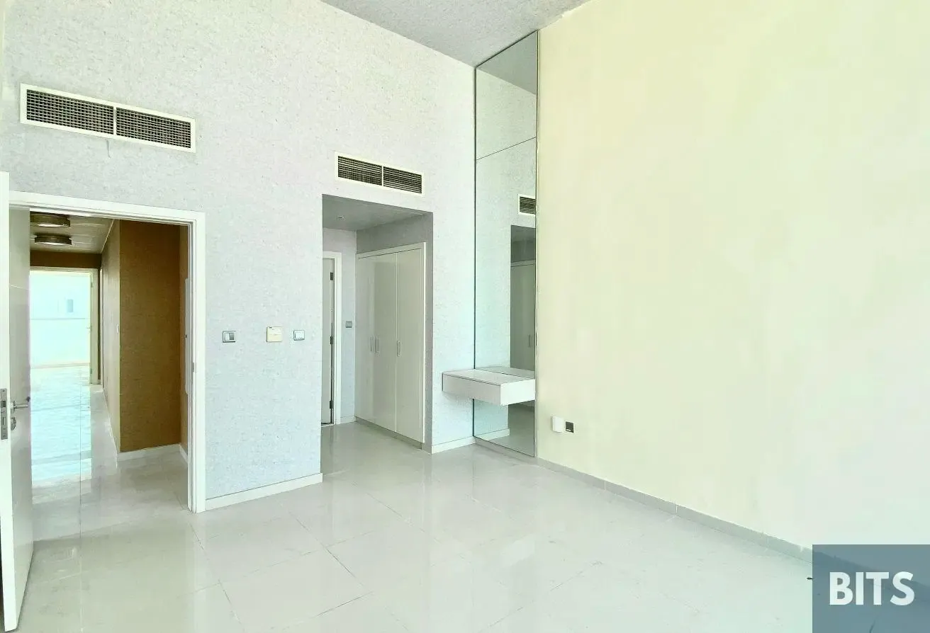 V2 | 6 BR + Maid | Ready To Move | Single Row |