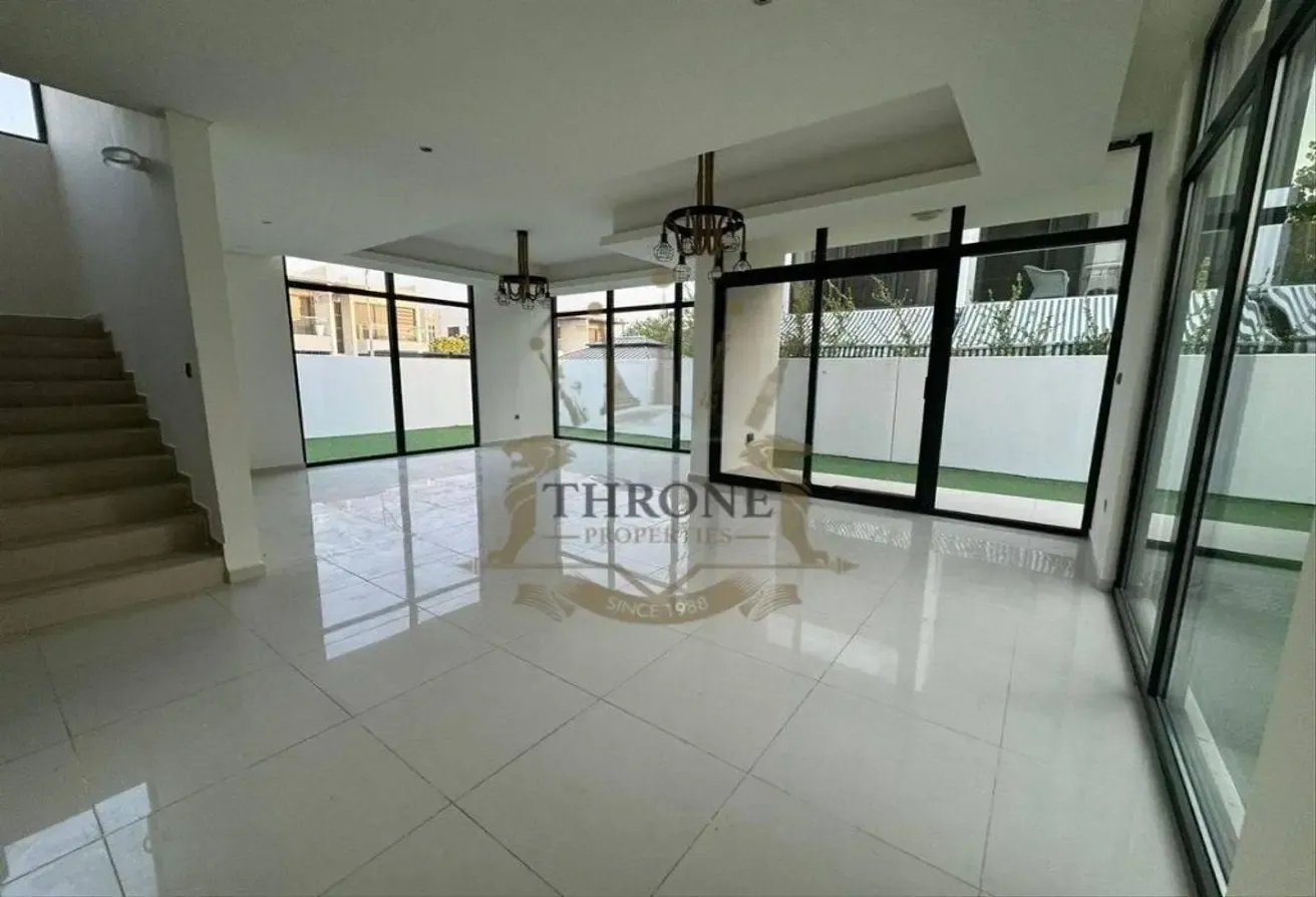 Spacious | 6BR | Close to Beach & Park