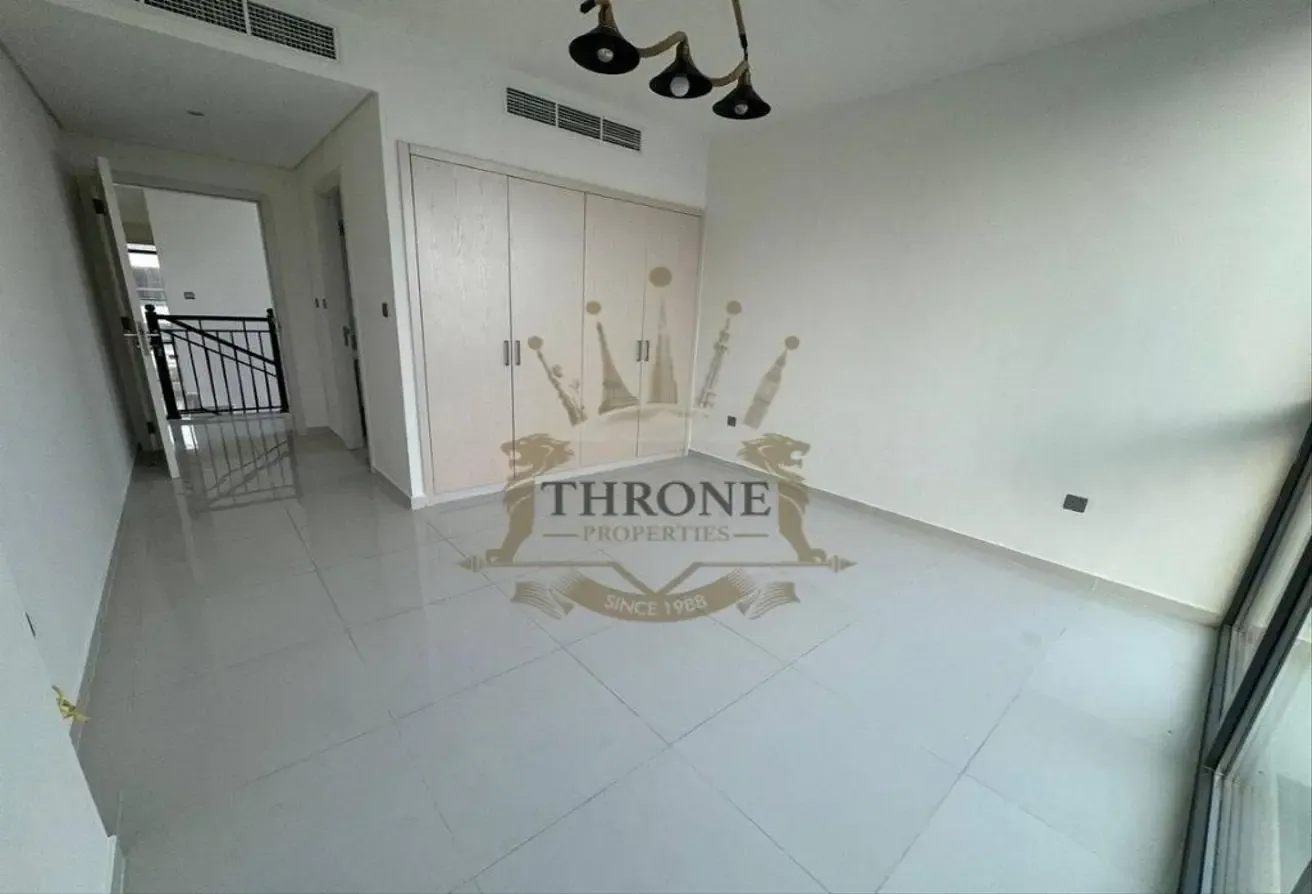 Spacious | 6BR | Close to Beach & Park
