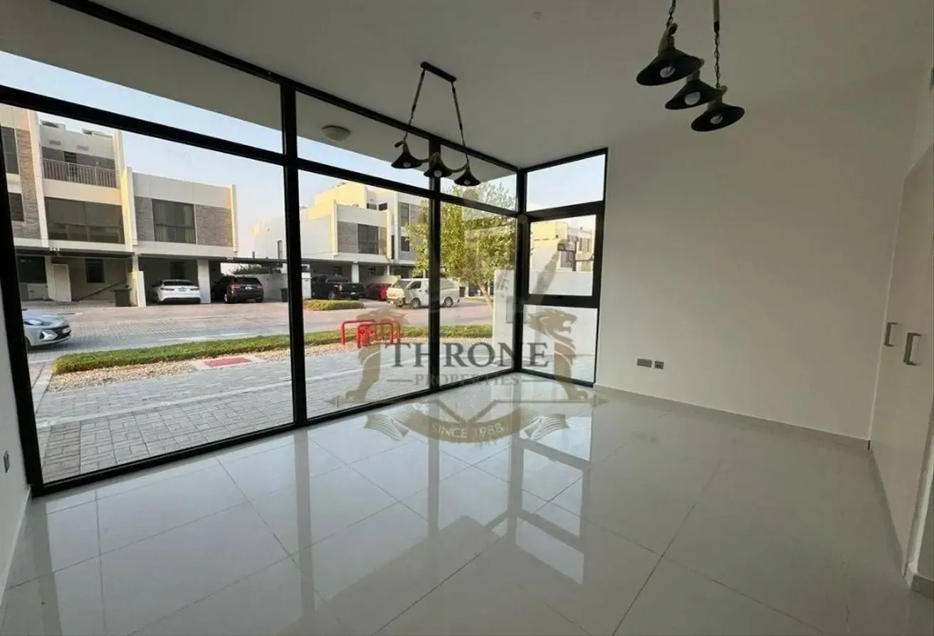 Spacious | 6BR | Close to Beach & Park