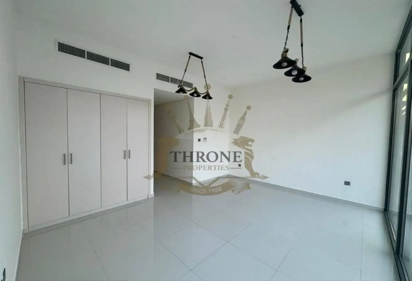 Spacious | 6BR | Close to Beach & Park