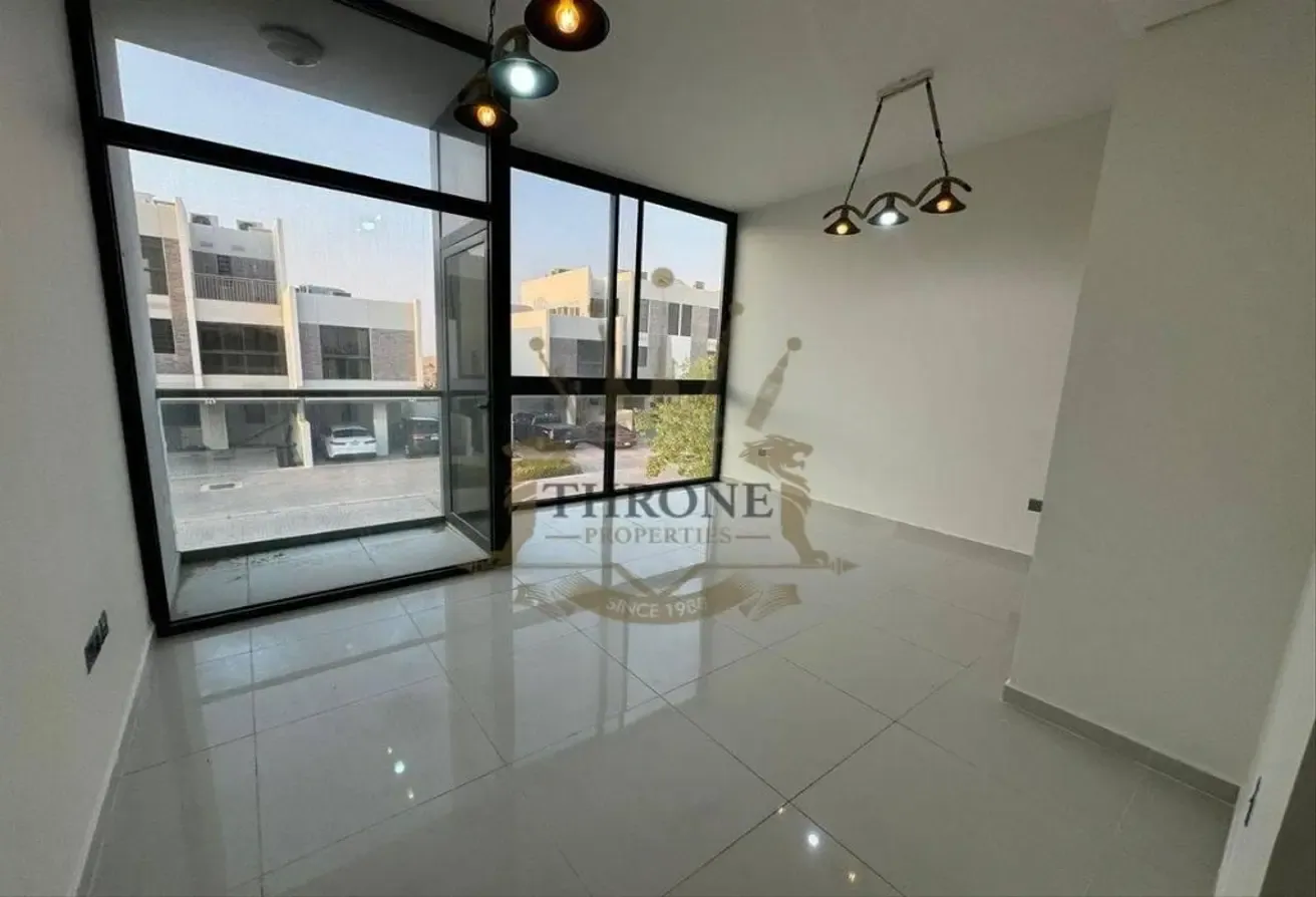 Spacious | 6BR | Close to Beach & Park