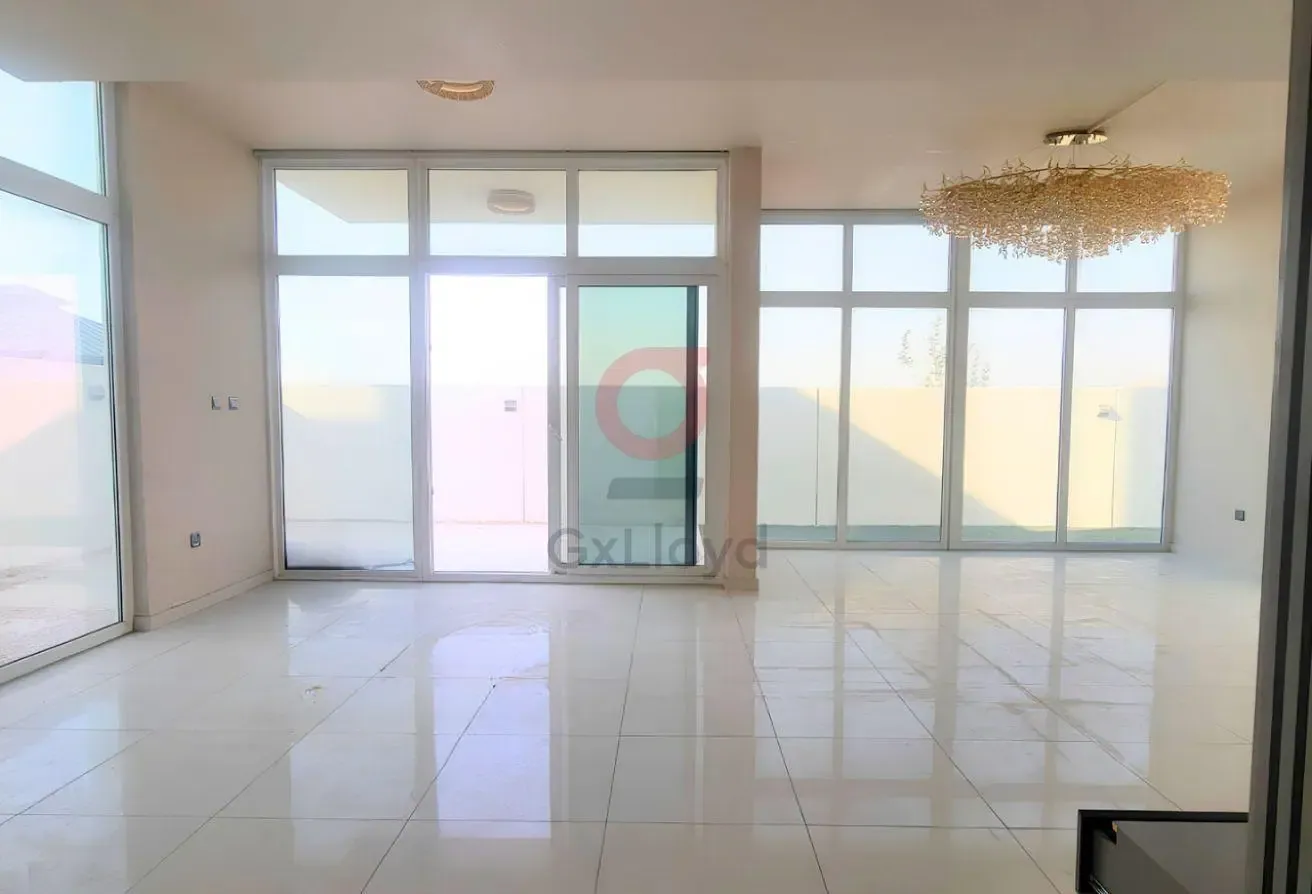 Spacious Rooms | Private Garden | Single Row