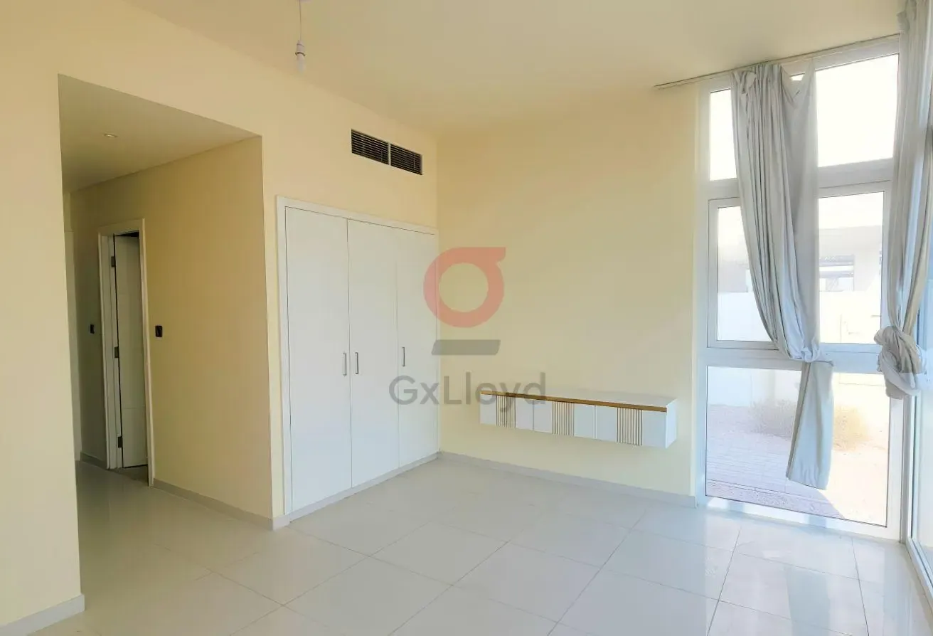 Spacious Rooms | Private Garden | Single Row