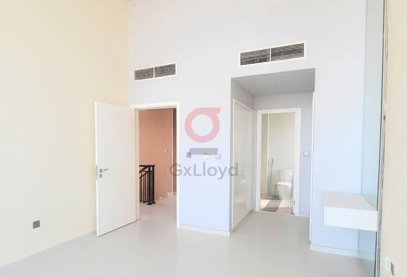 Spacious Rooms | Private Garden | Single Row