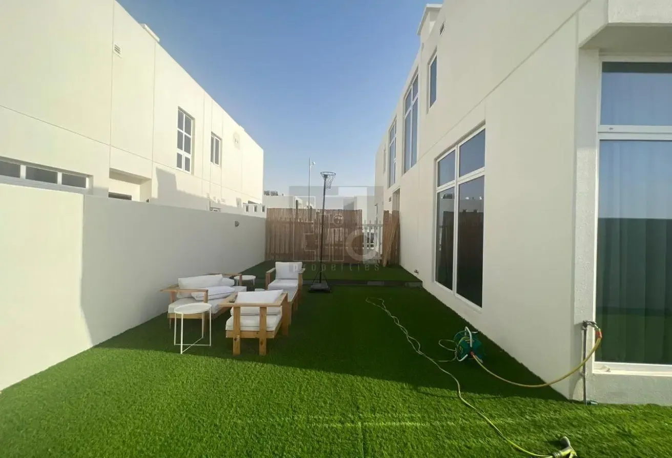 6 BR Villa with Acuna | Best price