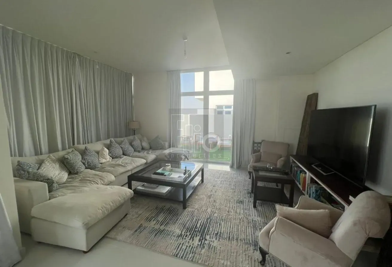 6 BR Villa with Acuna | Best price