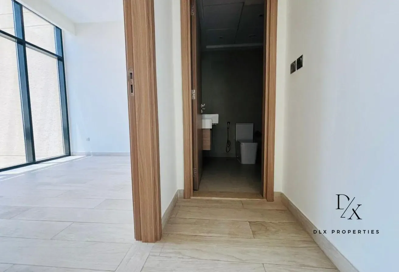 READY TO MOVE | POOL VEIW | MULTIPLE UNITS
