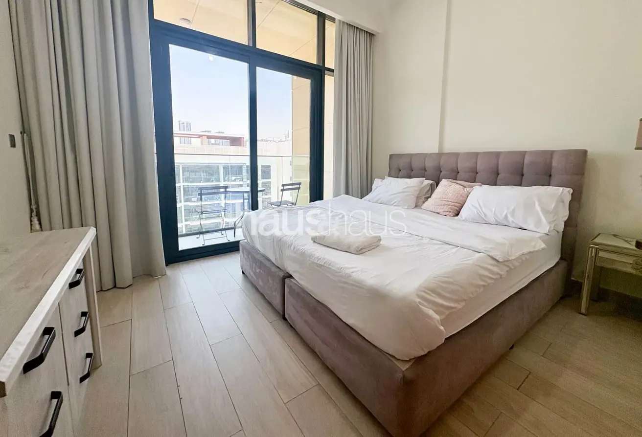 Stylish 3-Bedroom | Fully Furnished | High-Floor
