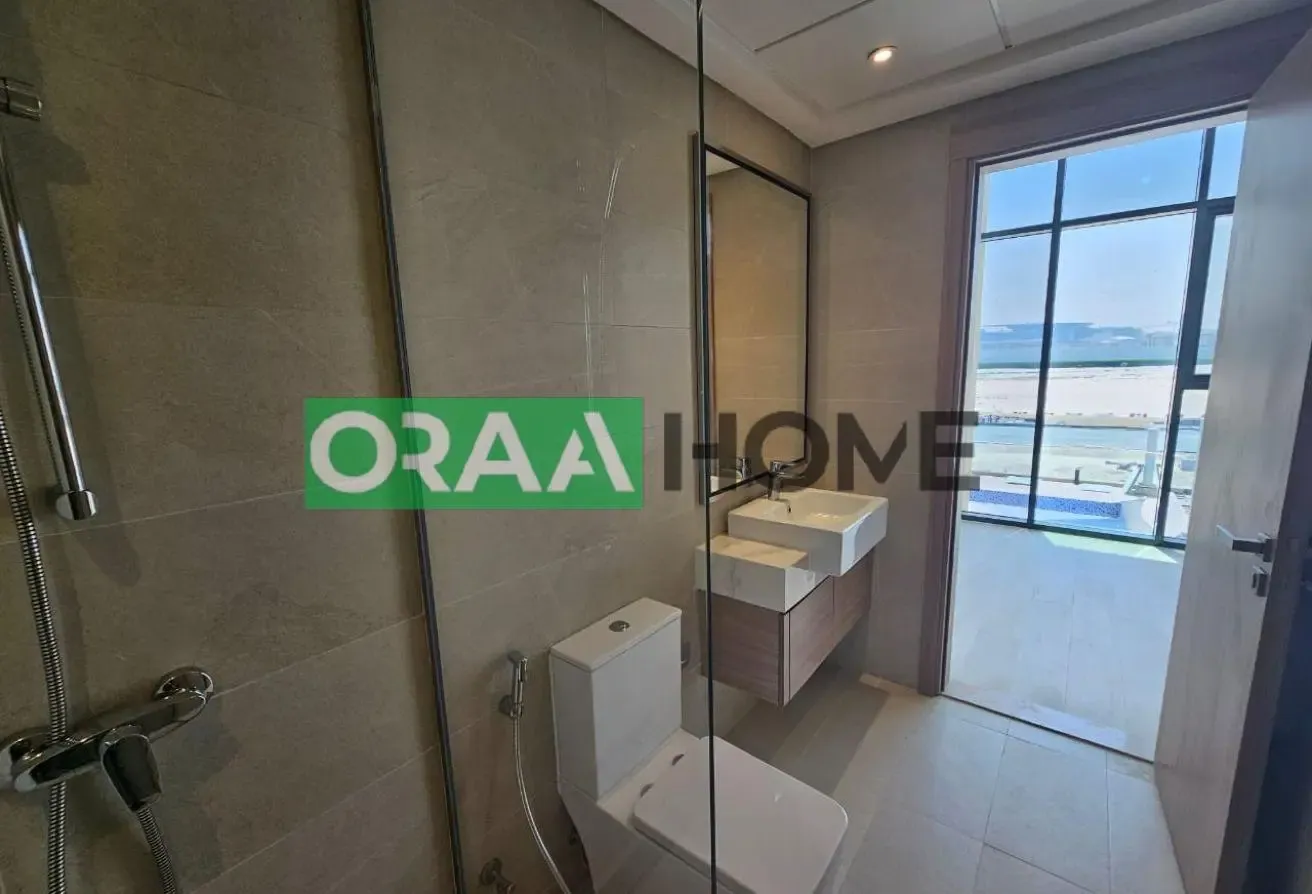 Two Bathrooms, Pool View, Chiller Free