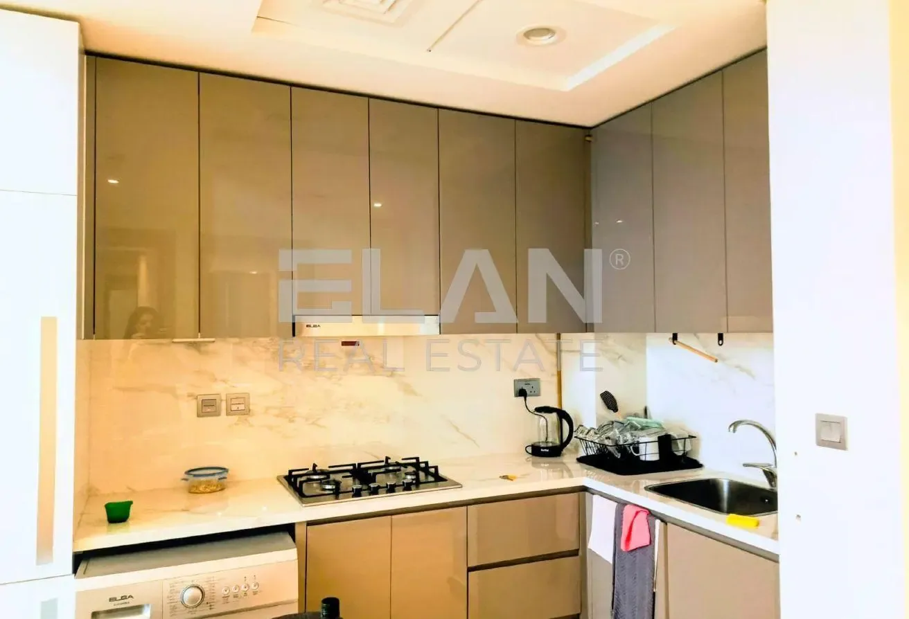 FULLYFURNISHED | 2 BATHROOM | POOL VIEW | VACCANT