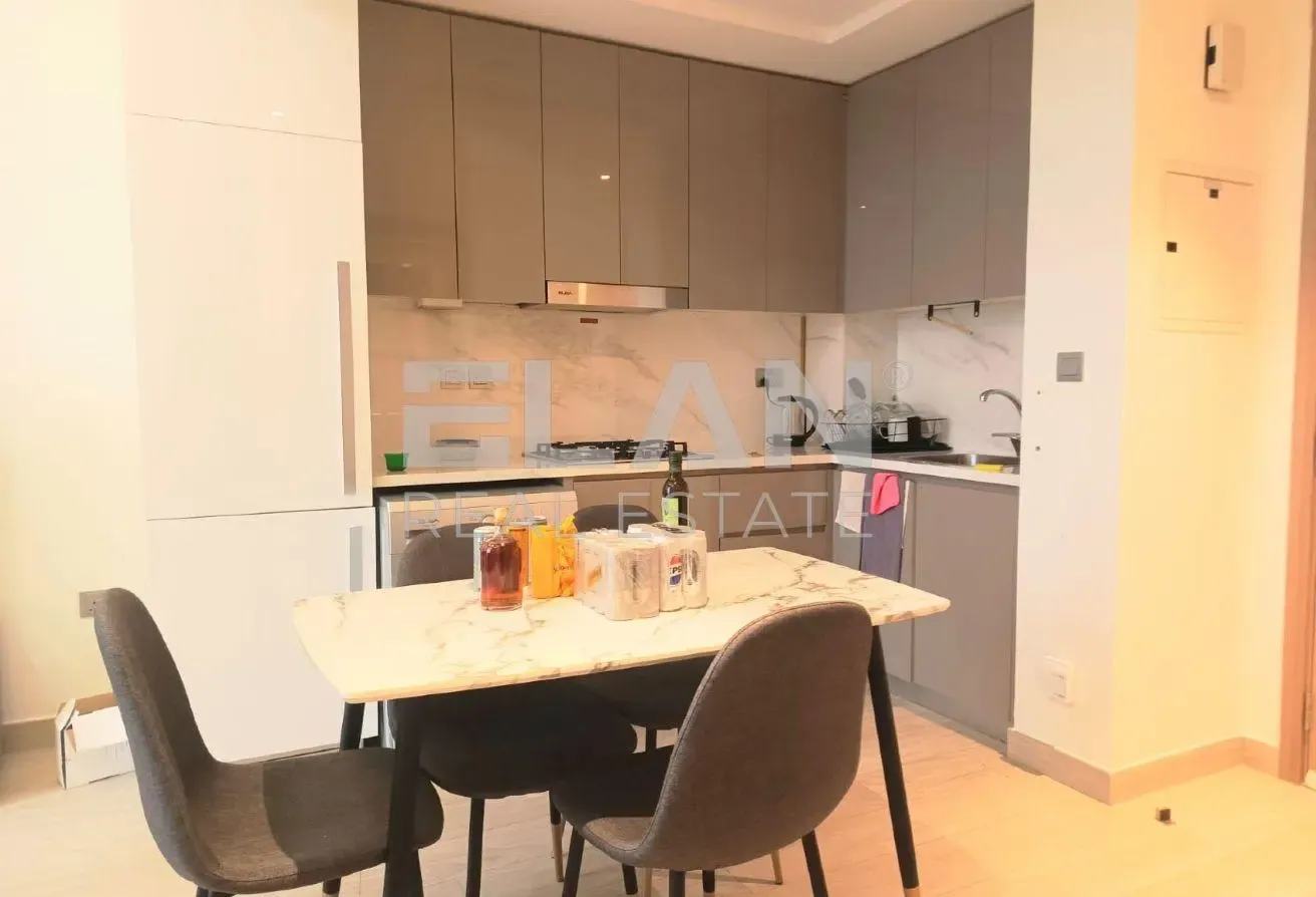 FULLYFURNISHED | 2 BATHROOM | POOL VIEW | VACCANT