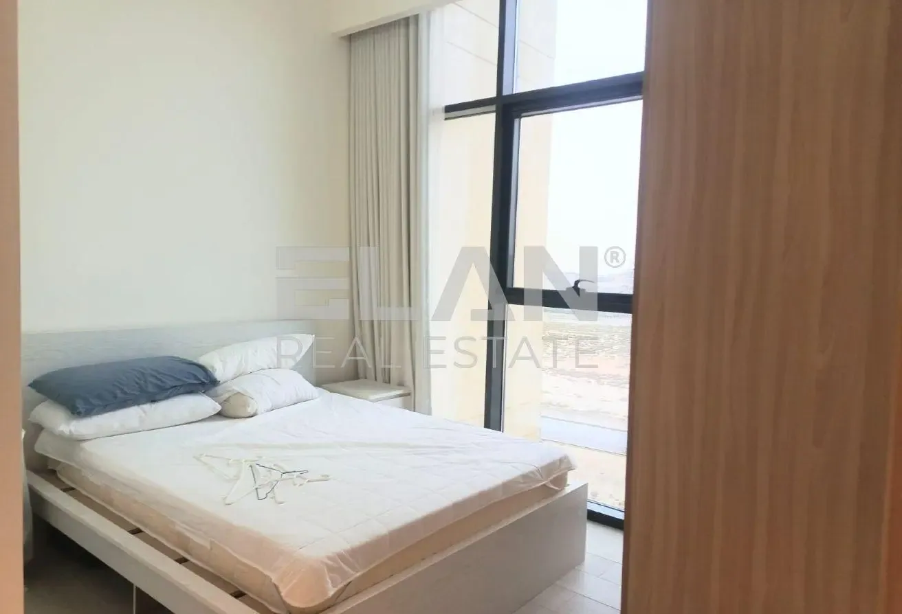 FULLYFURNISHED | 2 BATHROOM | POOL VIEW | VACCANT
