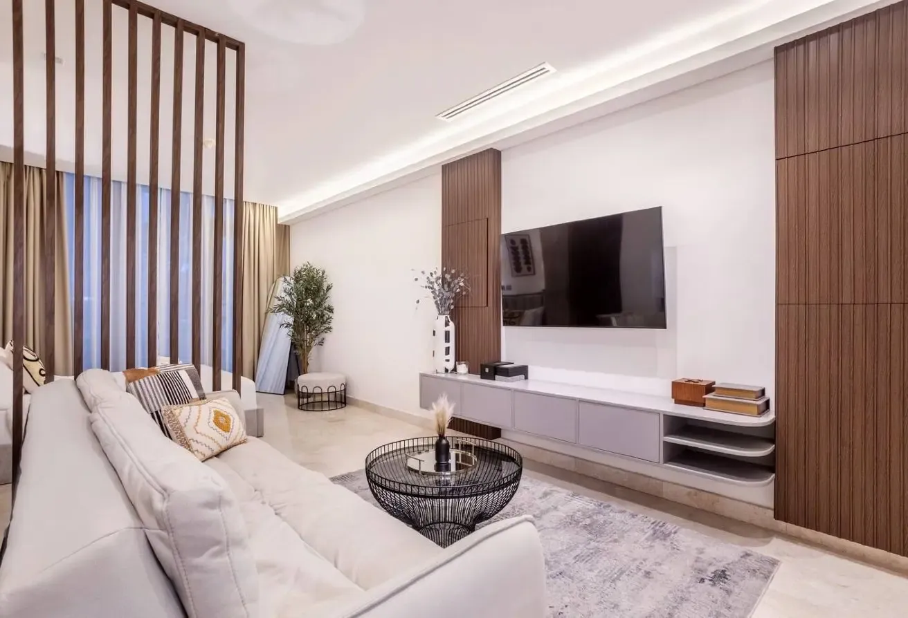 FULLY FURNISHED | READY TO MOVE IN | UPGRADED