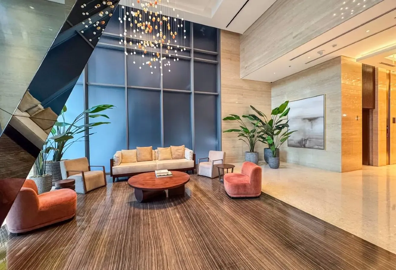 FULLY FURNISHED | READY TO MOVE IN | UPGRADED