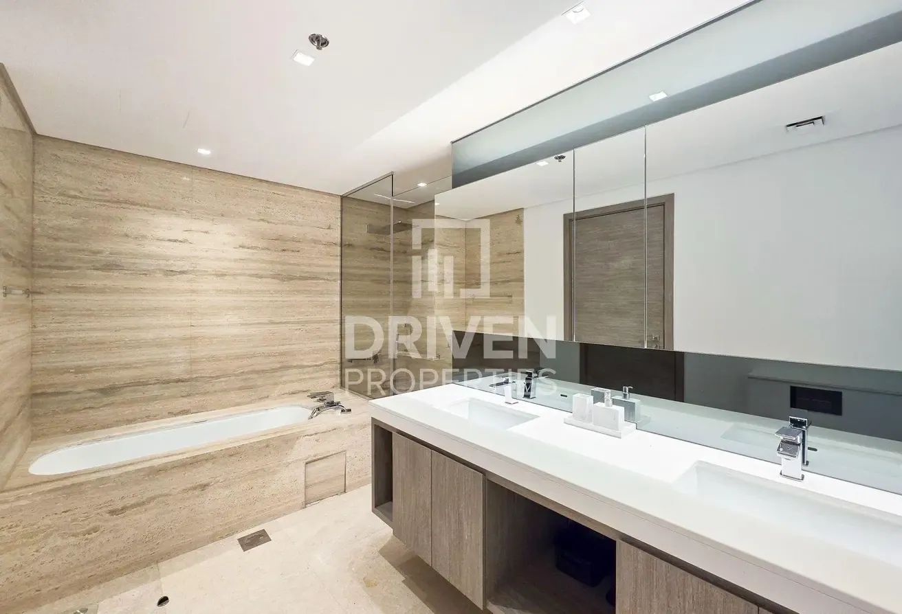 Burj Khalifa View | High Floor | Ready to Move in