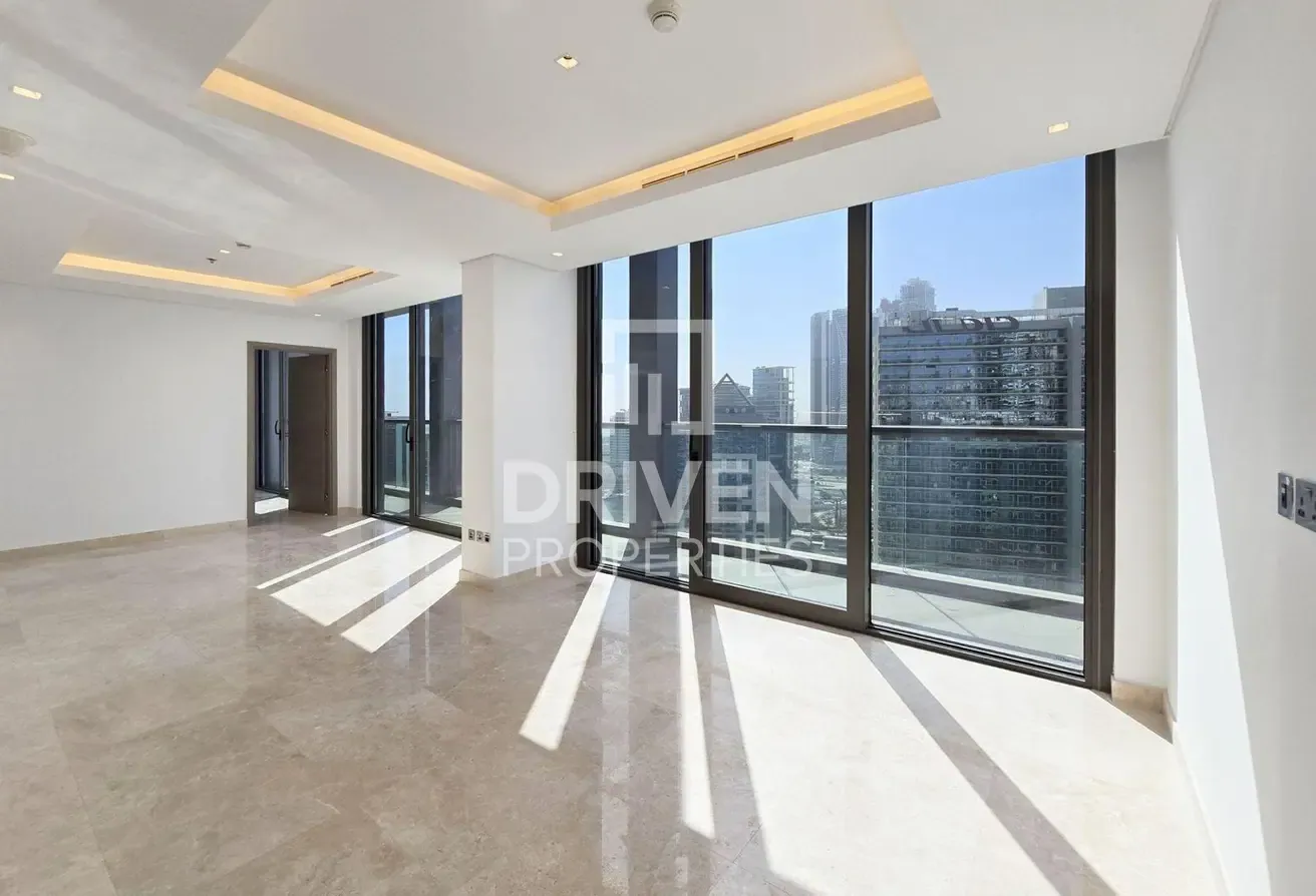 Spacious Layout plus Maids Room | Vacant Unit