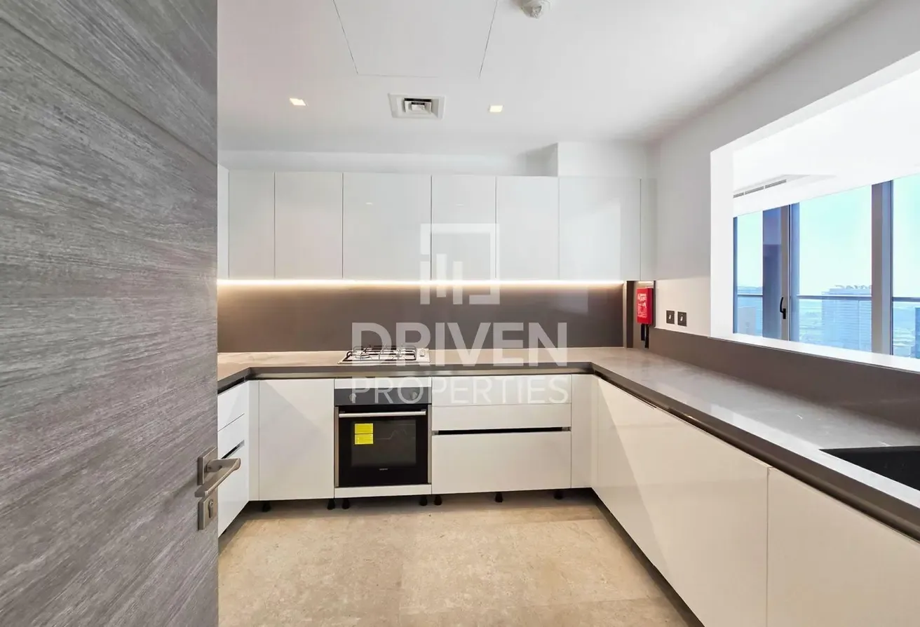Spacious Layout plus Maids Room | Vacant Unit